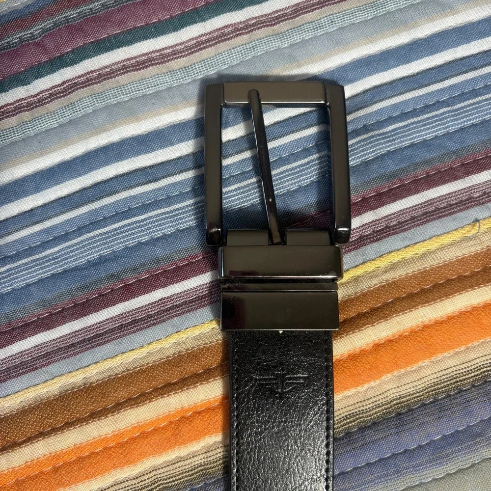 Dockers Mens Leather Belt Black & Brown Gunmetal Buckle 32/80 JBI Guatemala